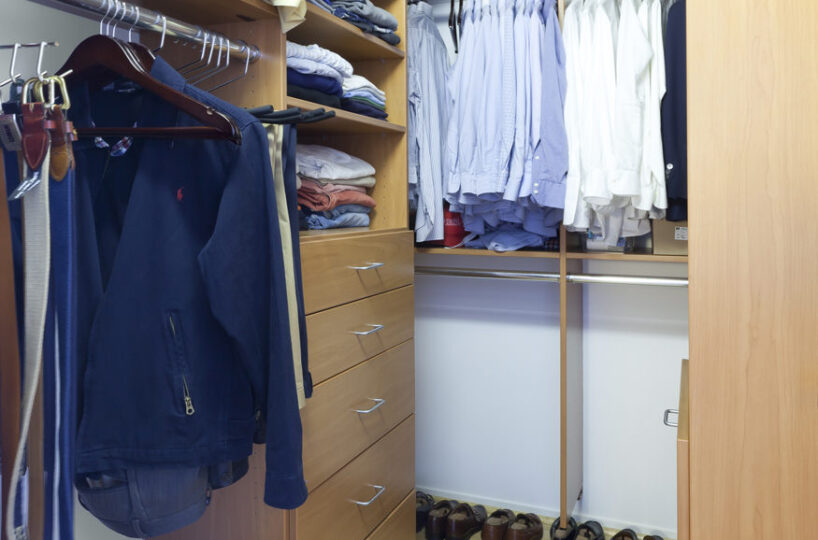 7 77 Dow 1109 Closet