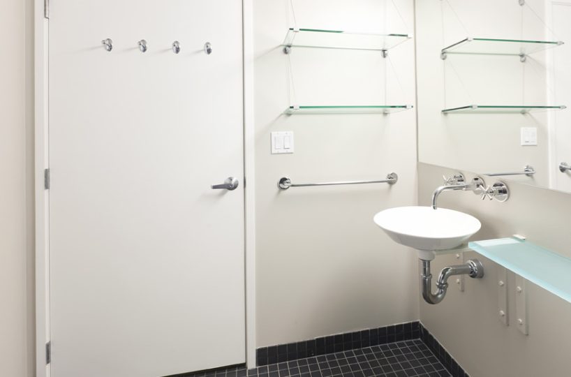 Yerba buena lofts 739 bath