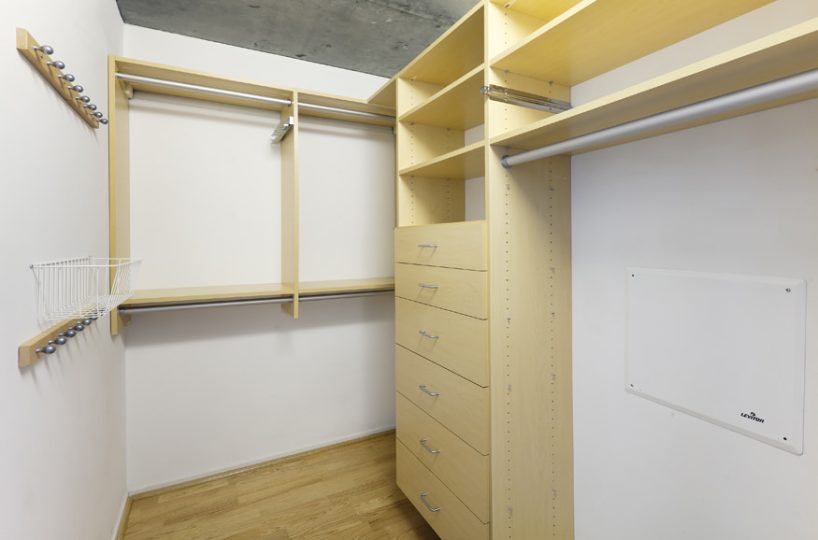77 Dow 708 Closet