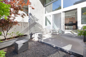 855 folsom 121 garden outside