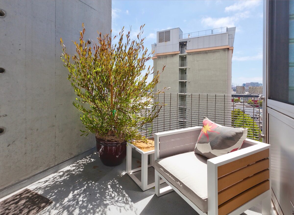 855 Folsom 731 Balcony