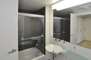 Ybl 713 bathroom 2