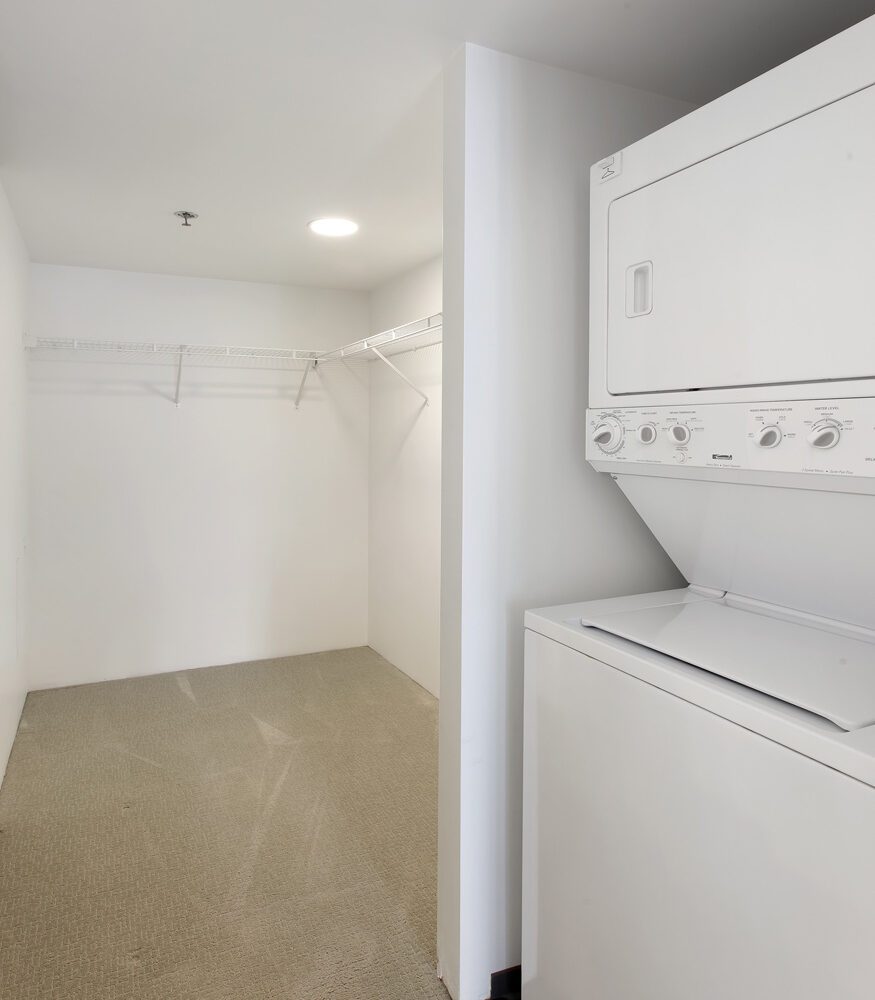 855 Folsom 701 Closet