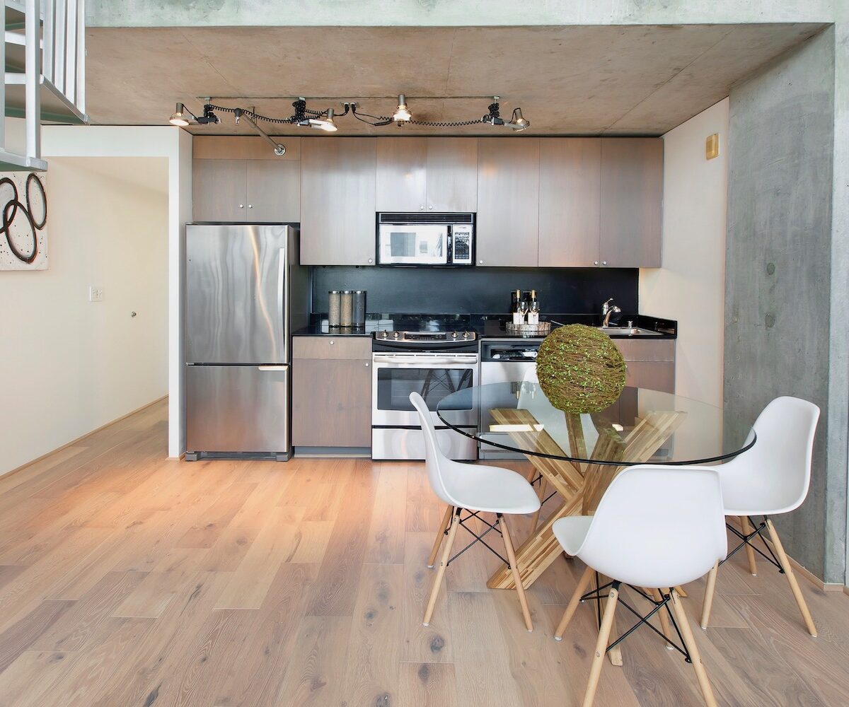 Z 855 Folsom 311 Kitch 1