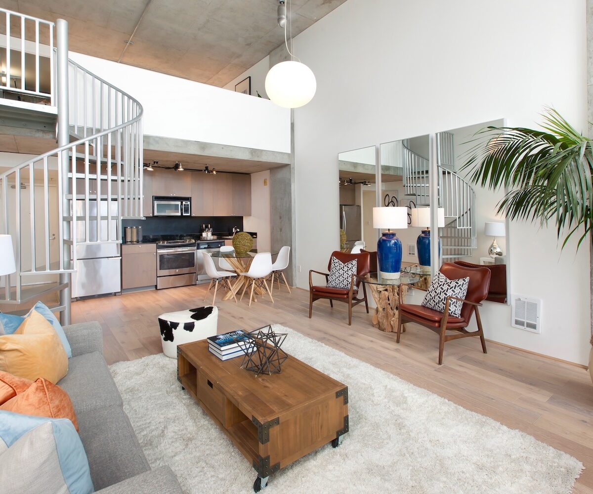 Z 855 Folsom 311 Living Room 1