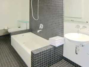 Yerbabuenalofts 727 bath