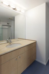 77 Dow 906 Bath 1