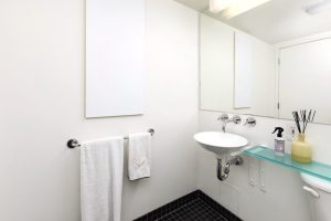 85 Folsom 310 2 Bath