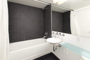 855 Folsom 304 Bath