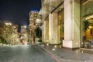 1 Rincon 1805 exterior lobby