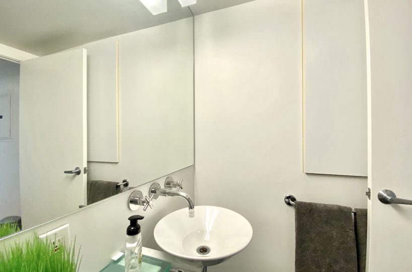 Yerba buena lofts 324 bath 2