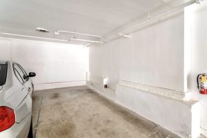 2696 bush street parking