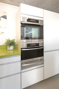 855 Folsom 734 Oven