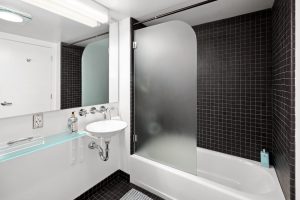 855 Folsom 734 1 Bath