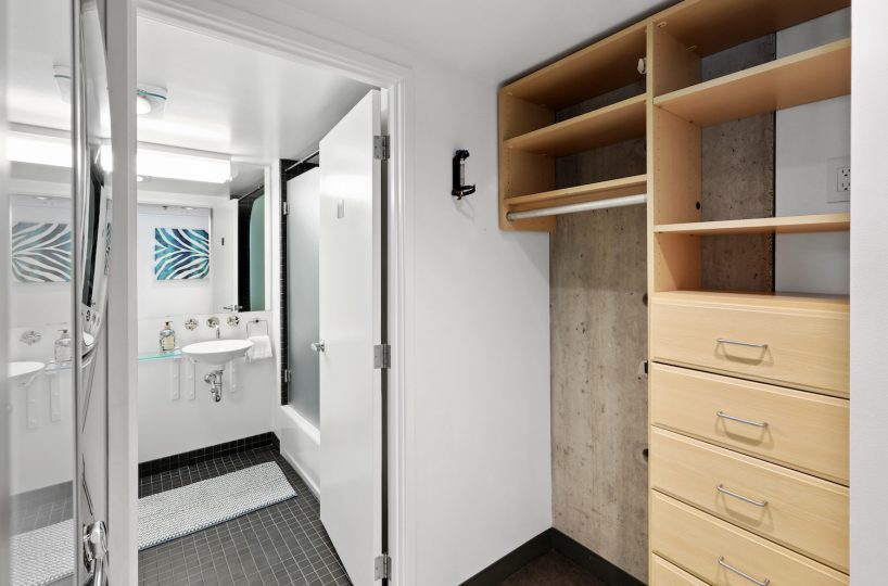 855 Folsom 734 2 Closet