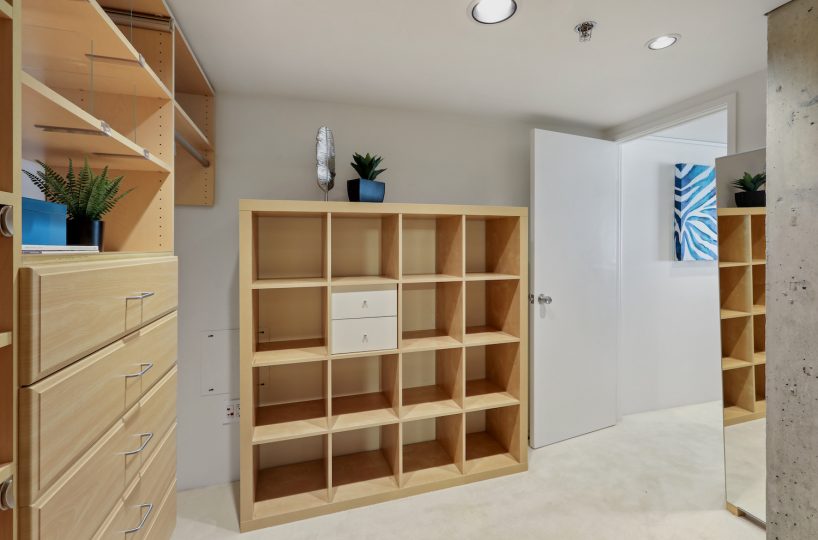 855 Folsom 734 Closet 1