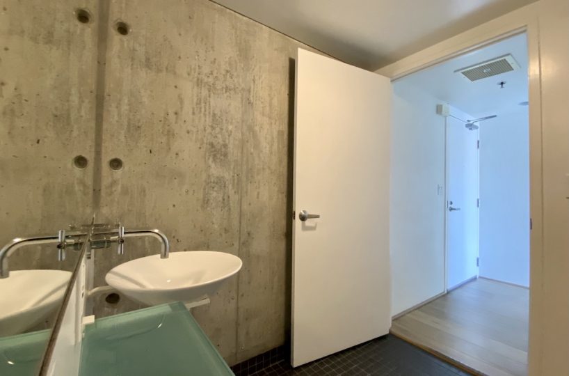Yerba buena lofts 518 bath