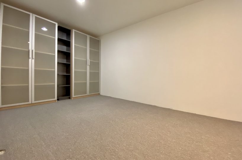 Yerba buena lofts 518 closet