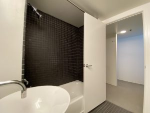 Yerba buena lofts 518 full bath