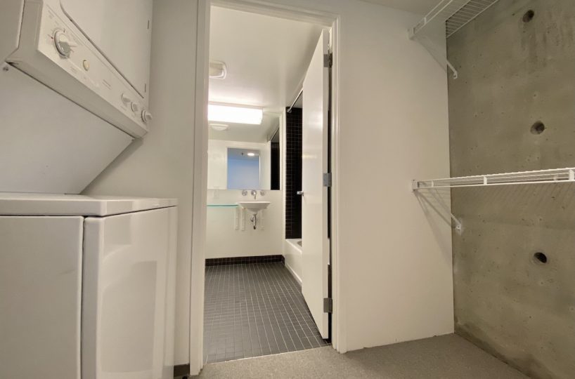 Yerba buena lofts 518 closet bath