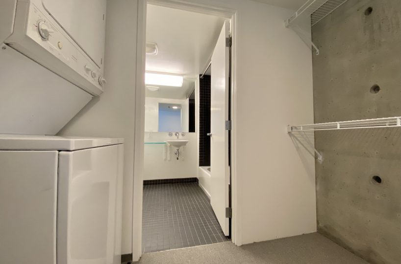 Yerba buena lofts 518 closet bath