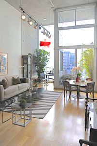 Ybl 736 livingtall 1