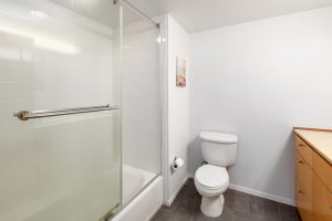 77 Dow 1309 1 Bath 2
