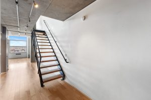 77 Dow 1309 Foyer