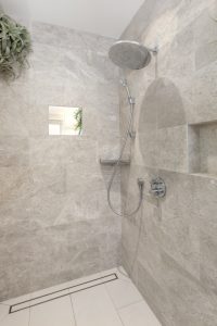 1830 Jackson Shower