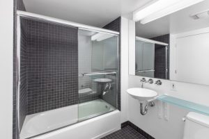 855 Folsom 733 1 Bath