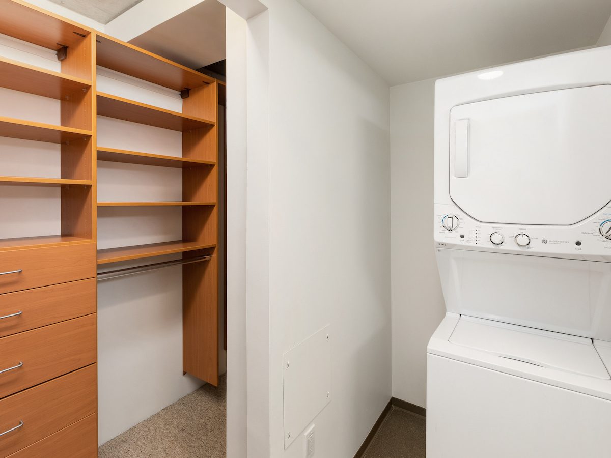 Yerba Buena Lofts Penthouse laundry