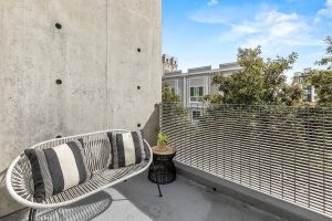 855 Folsom 311 Deck