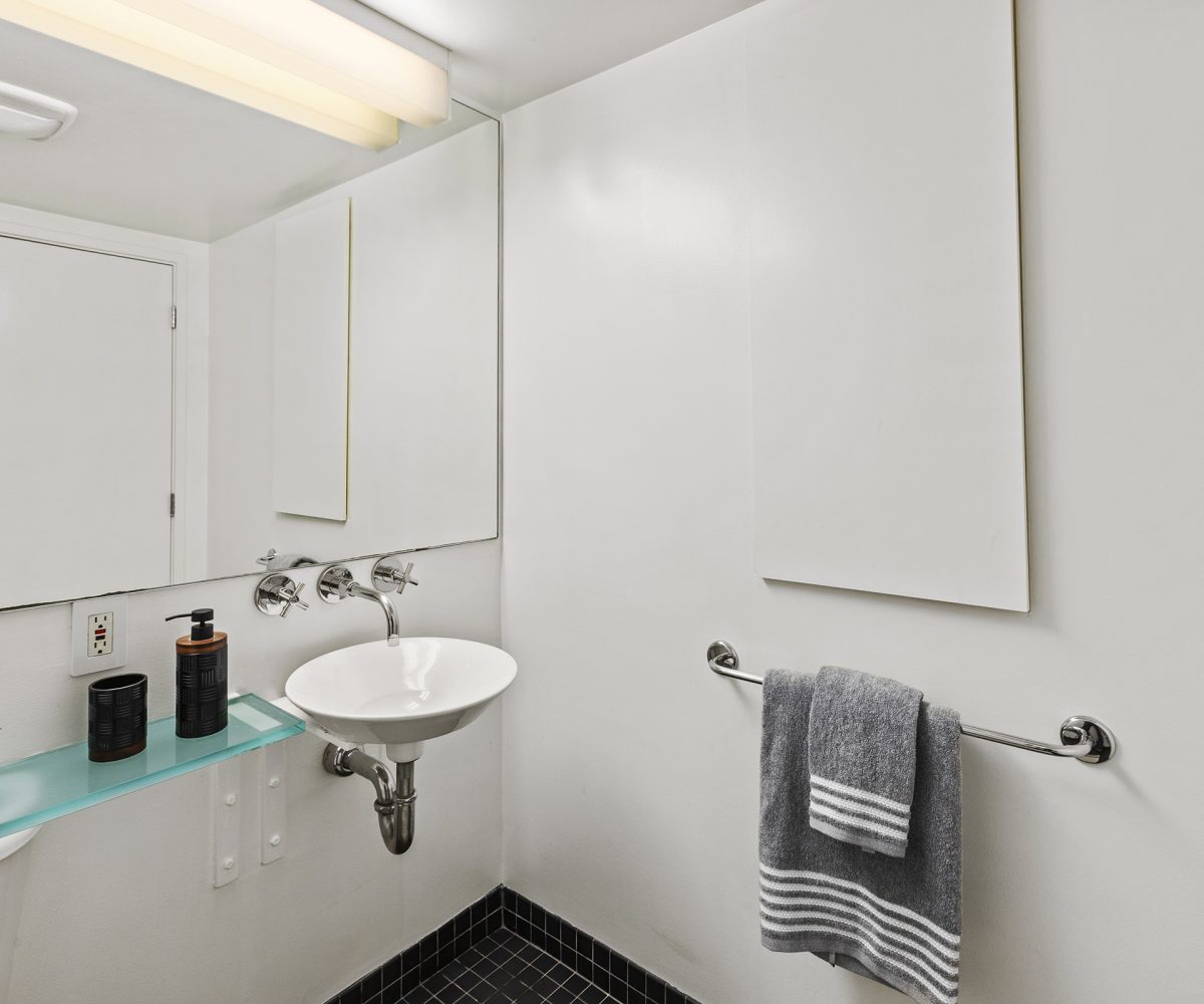 855 Folsom 311 2 Bath