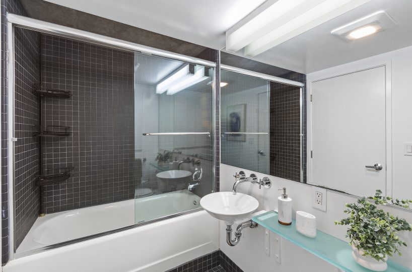 855 Folsom 311 1 Bath