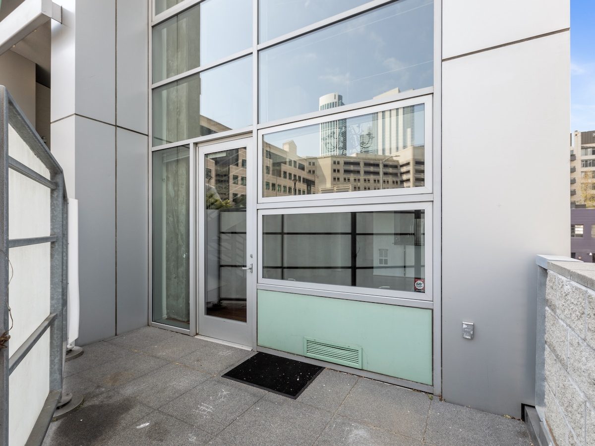 Hawthorne Place #100 outdoor terrace
