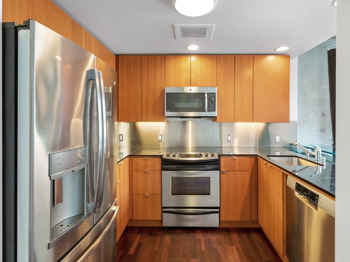 Hawthorne Place #100 kitchen