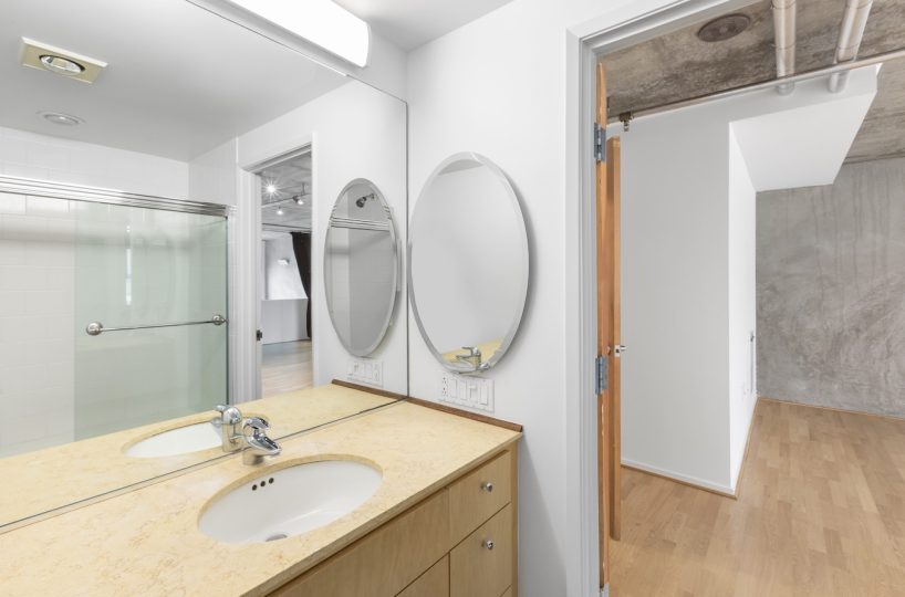 Hawthorne Place #100 bathroom