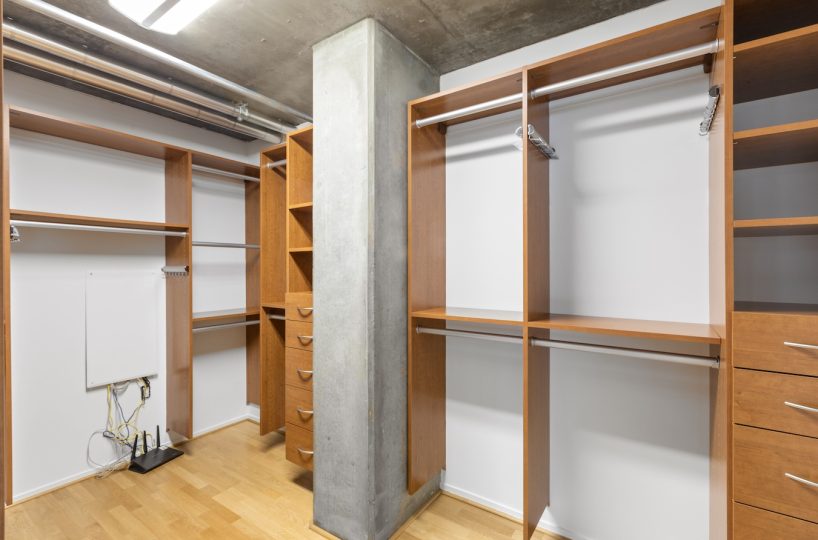 Hawthorne Place #100 closet
