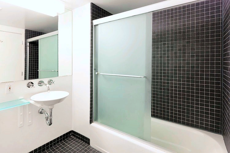 Yerba Buena Lofts #531 Terrace – bathroom